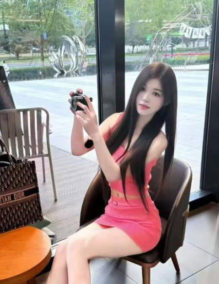 颜值身材技术都很好的小梅