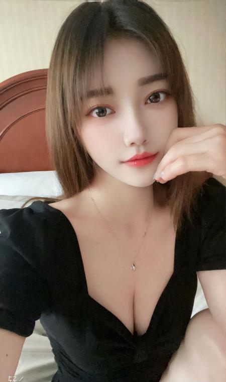 前凸后翘颜值老师