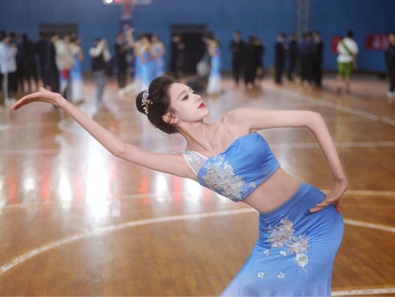 刚破处下海舞蹈学院练瑜伽纯欲大学生