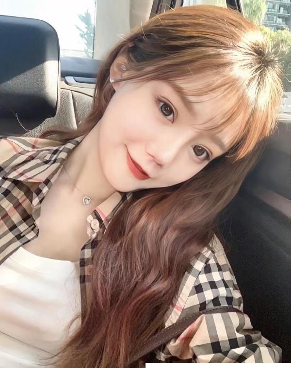 气质型蓝蓝妹子