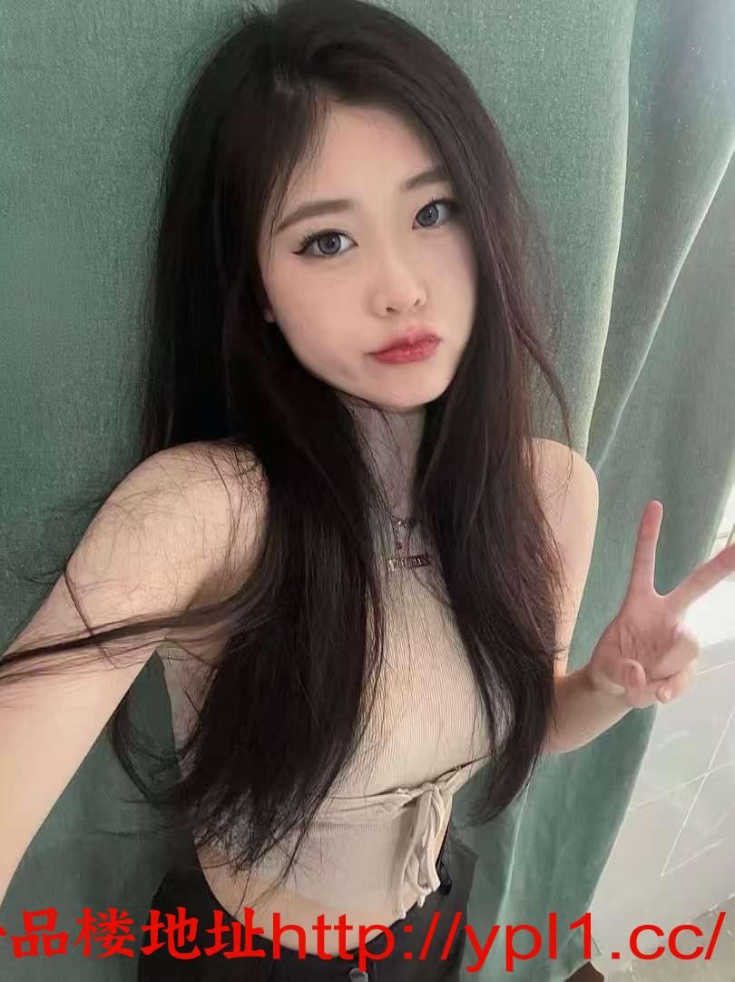 黑丝丰乳肥臀诱人小云