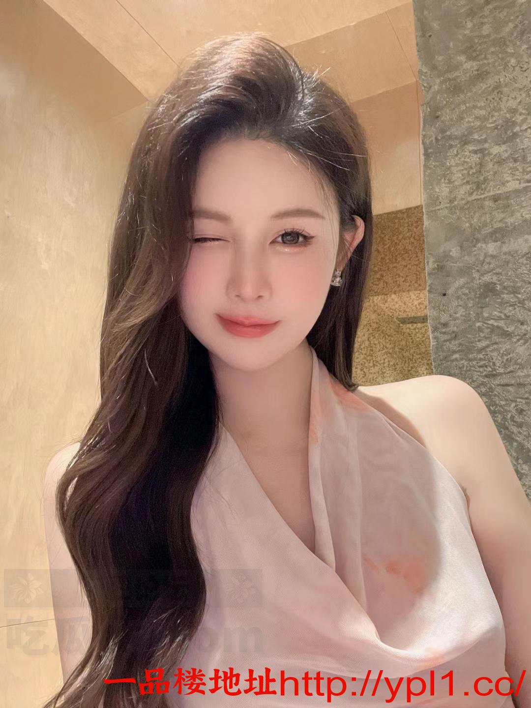 性感小妹三点粉小穴嘴巴很紧