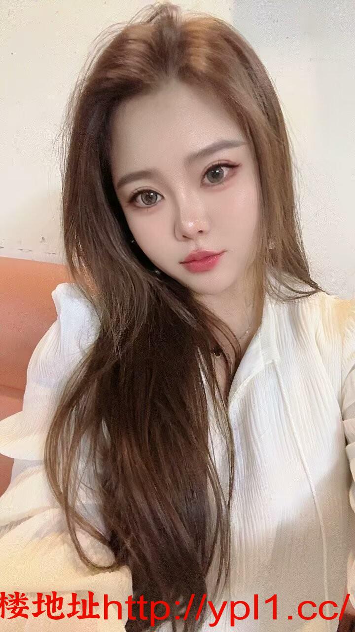 温柔乖巧，叫声很大的反差婊