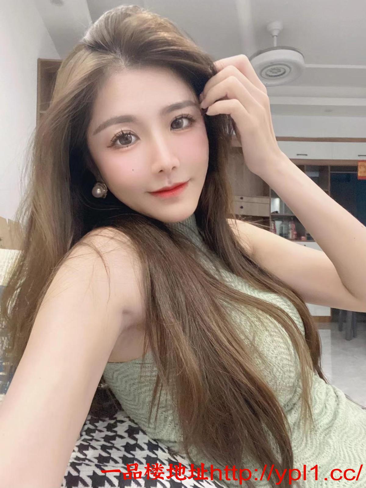 软妹子越甜越骚原装酥胸好柔软