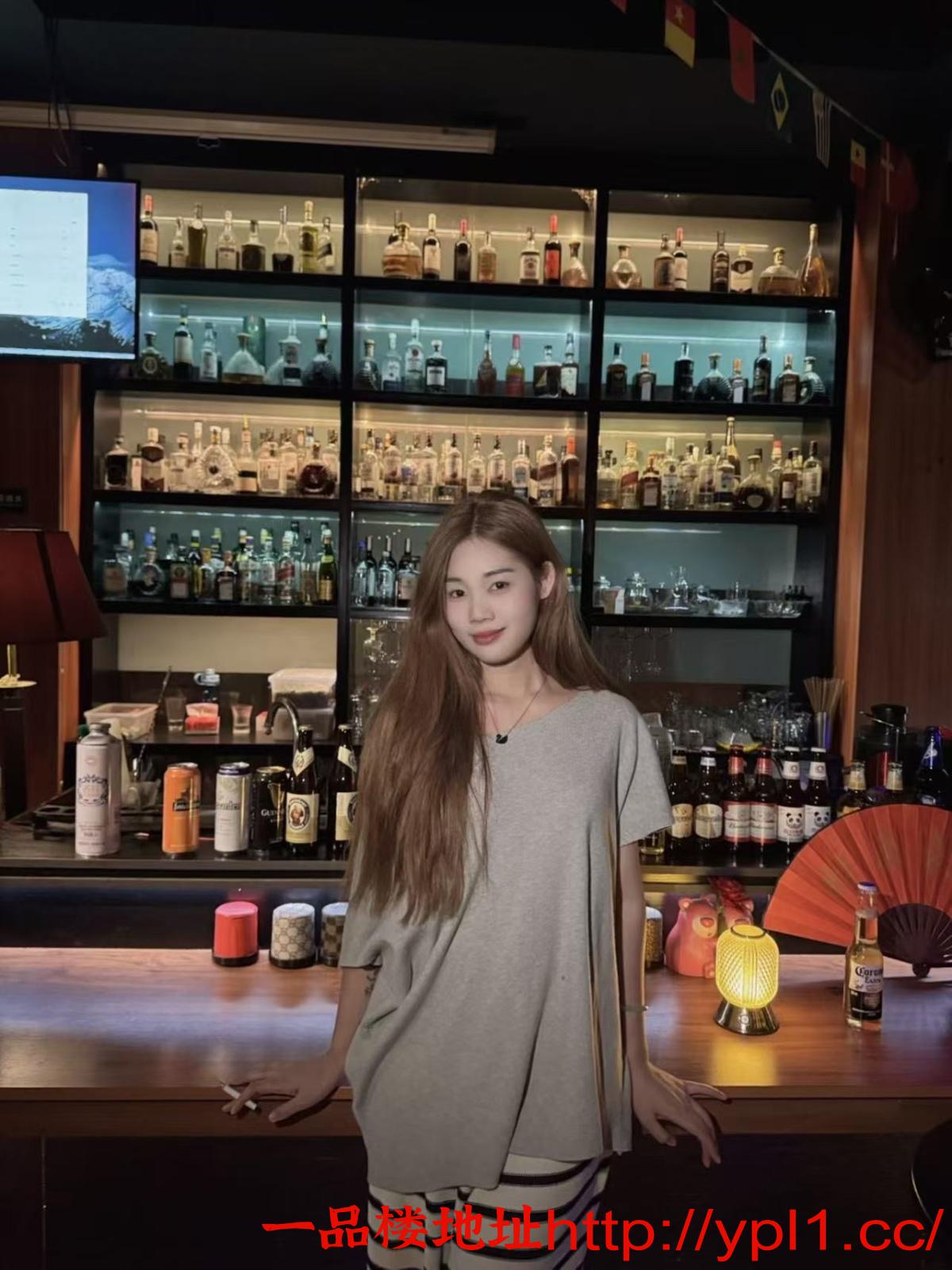 粉嫩御姐丰满小嘴口活相当灵活