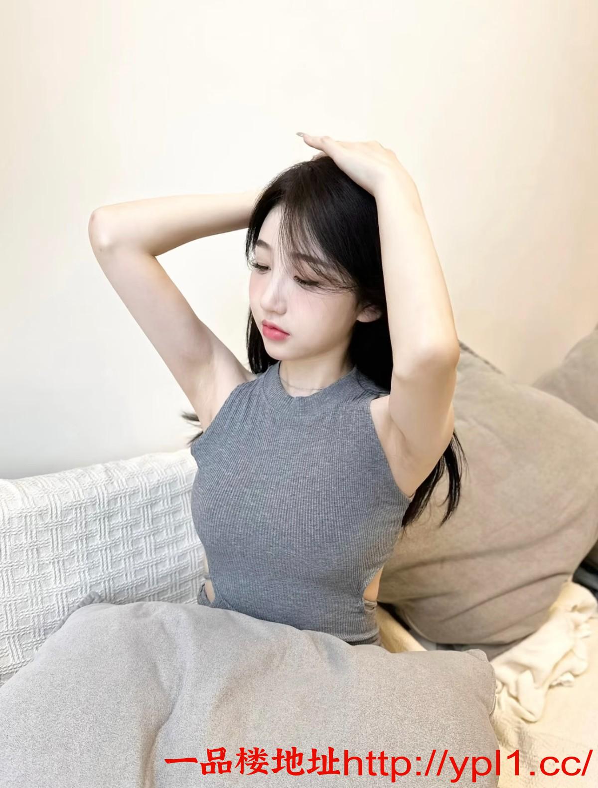 北京顶级嫩妹曼妙多姿的身材和甜美笑容惹人爱