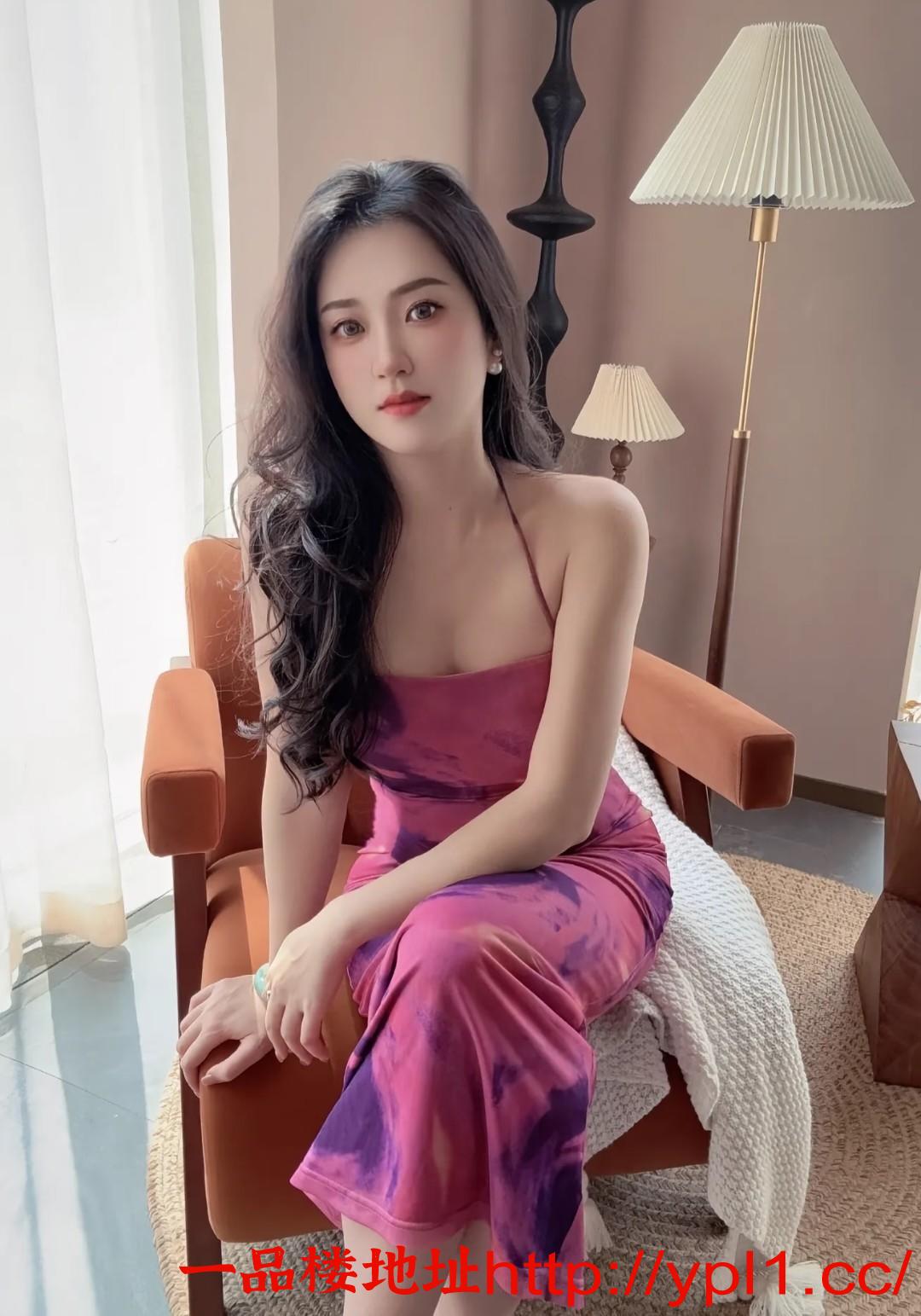 区前凸后翘极品嫩逼妹妹