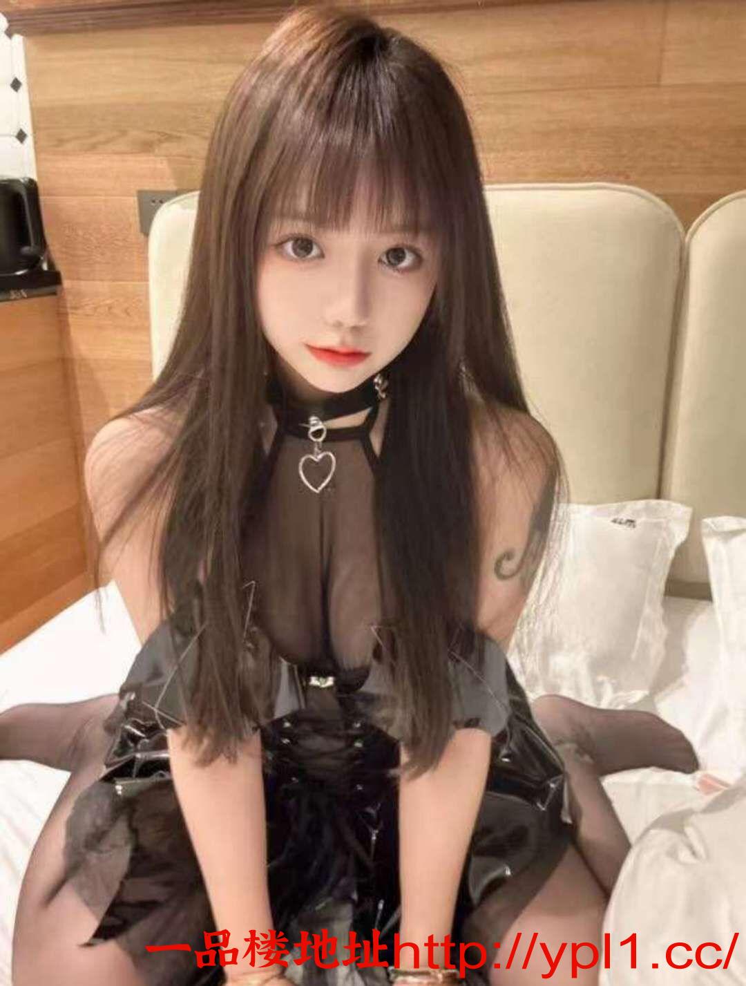 上海00后学生妹 黑丝袜 制服 诱惑