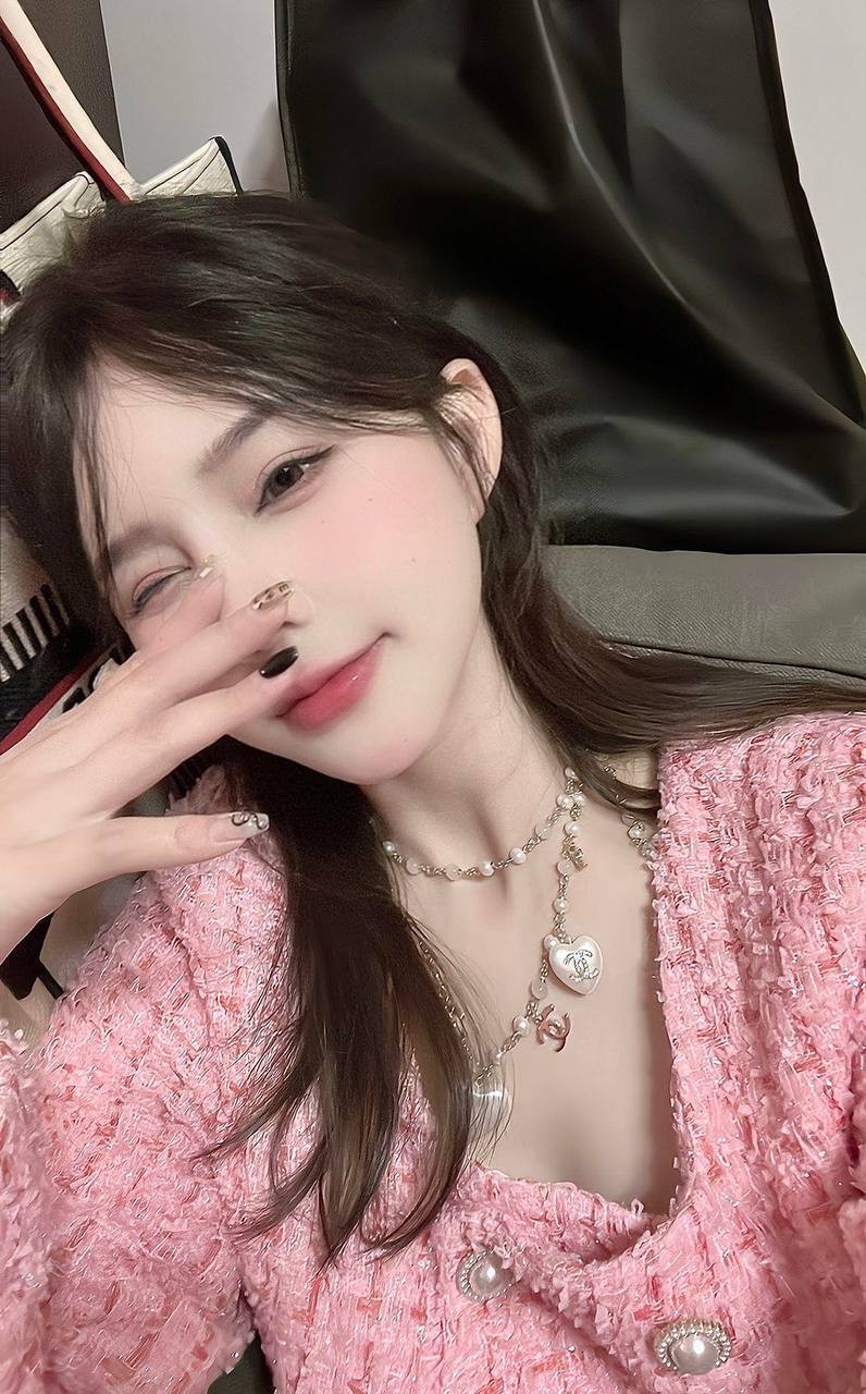 极品在校学妹兼职下海身材好逼粉嫩