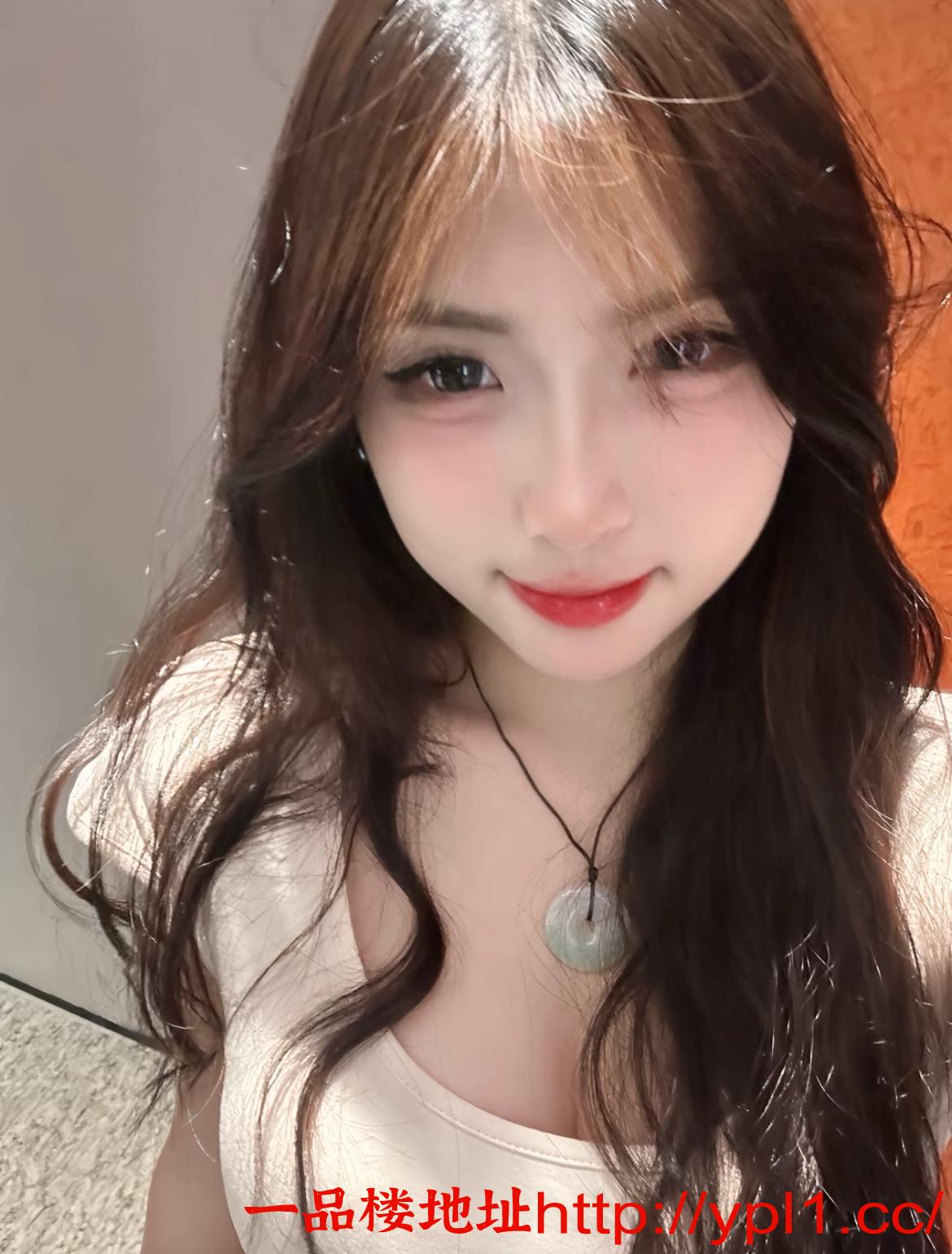 甜美系女孩逼逼很粉 口得好深