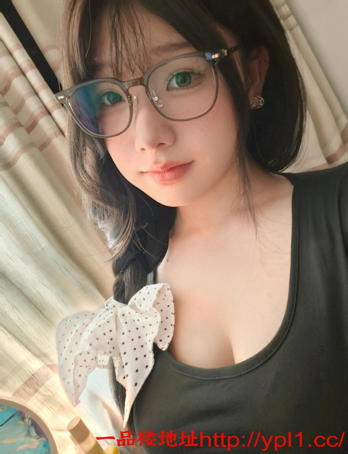 00后高颜值御姐兼职白嫩水多耐艹易高朝