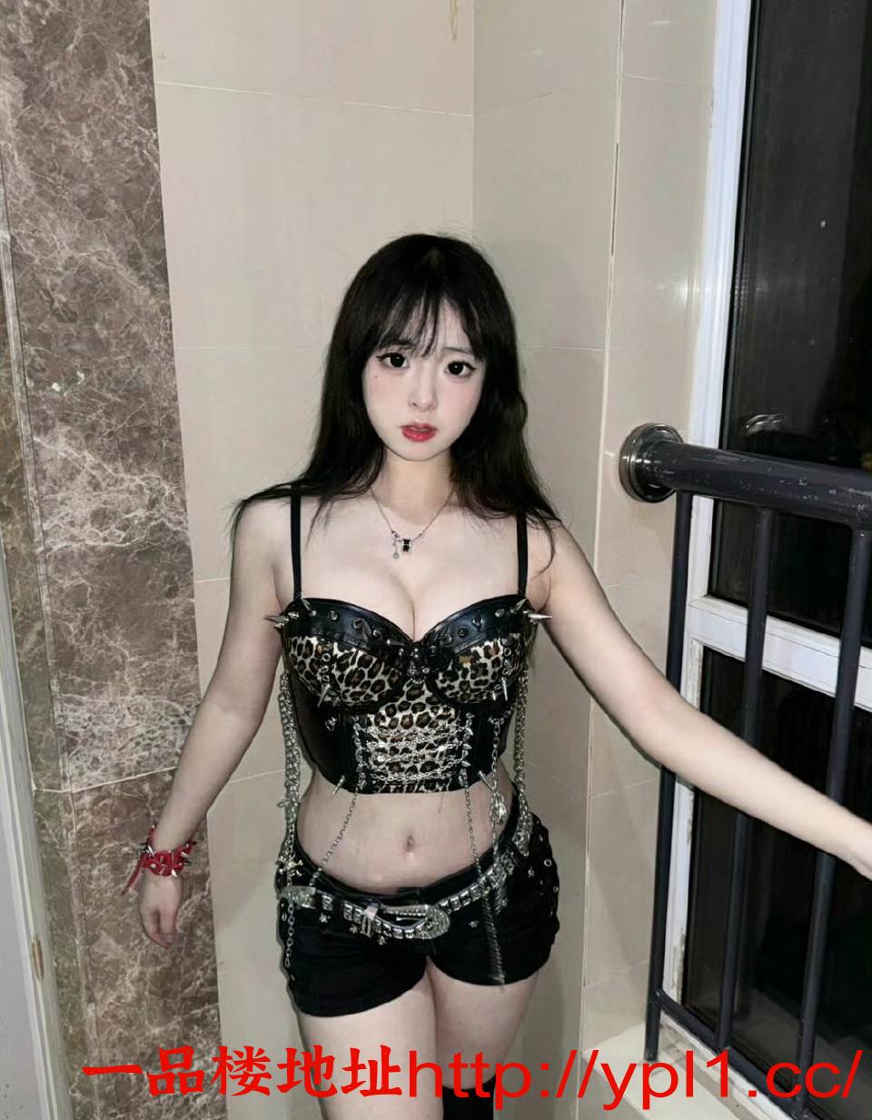 妹子性感水多粉嫩人漂亮