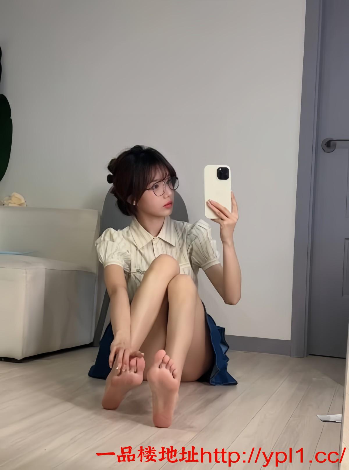 分享顶级00后嫩模 完美身材粉嫩多汁听话乖巧意犹未尽