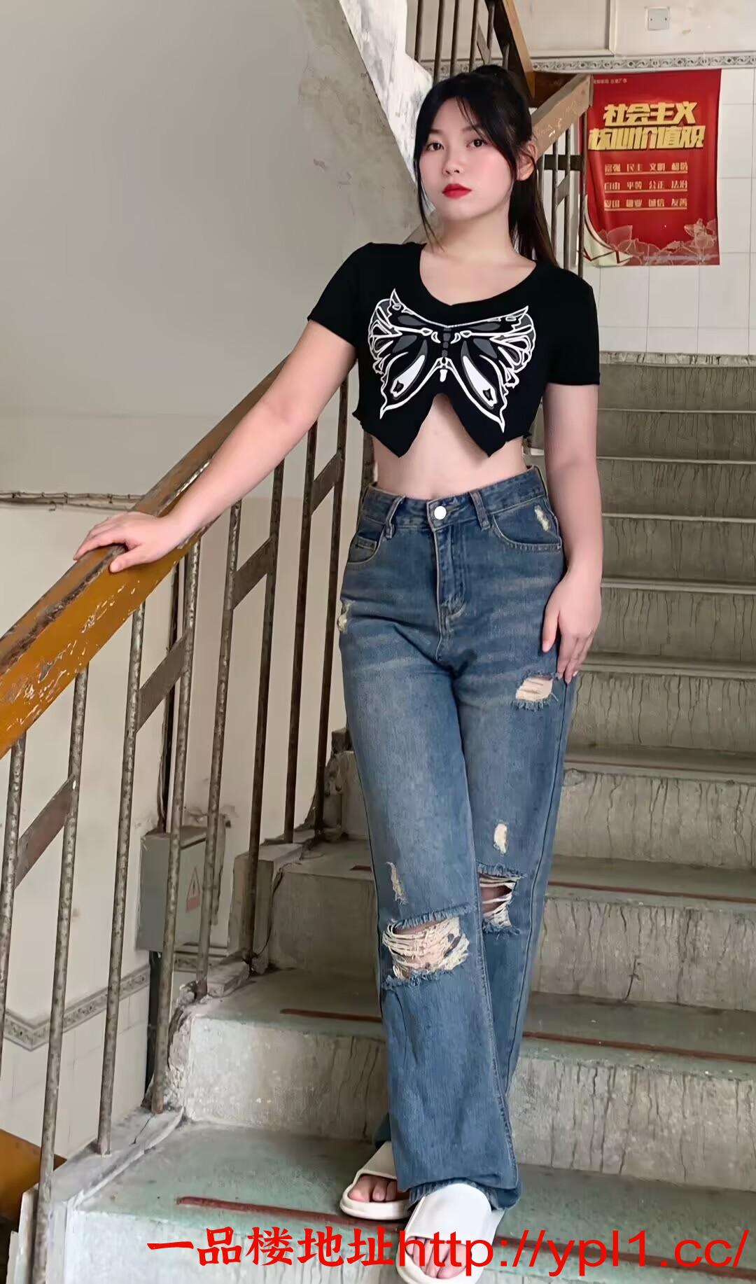 骚货妹妹身材超棒小穴很紧