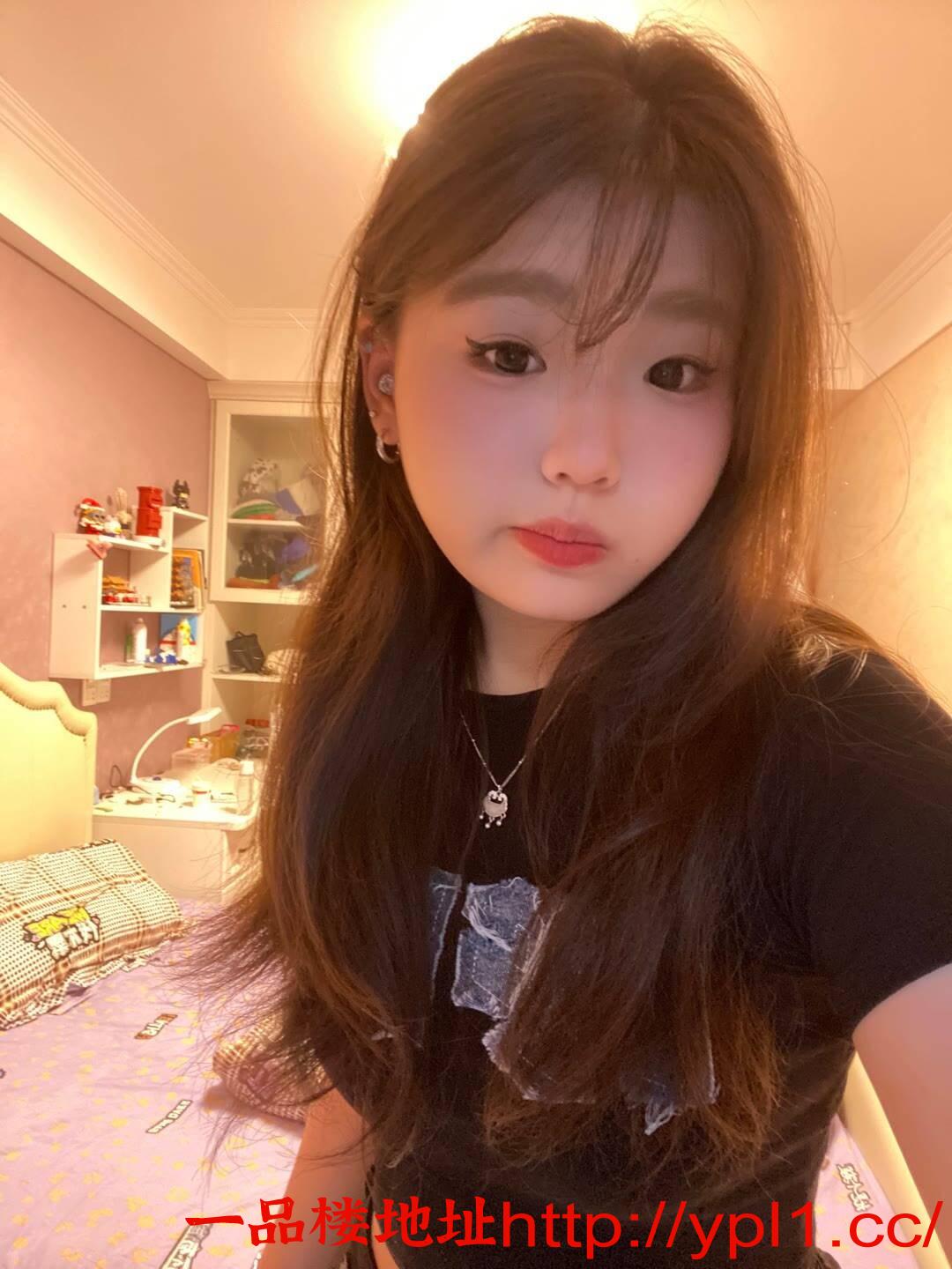 身材火辣大粉胸