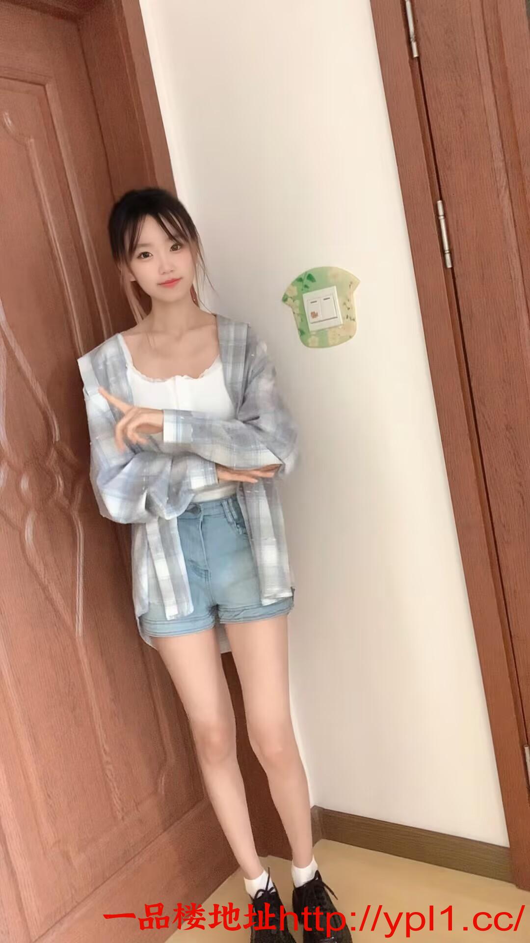 性感大奶粉嫩学妹兼职(可外出)