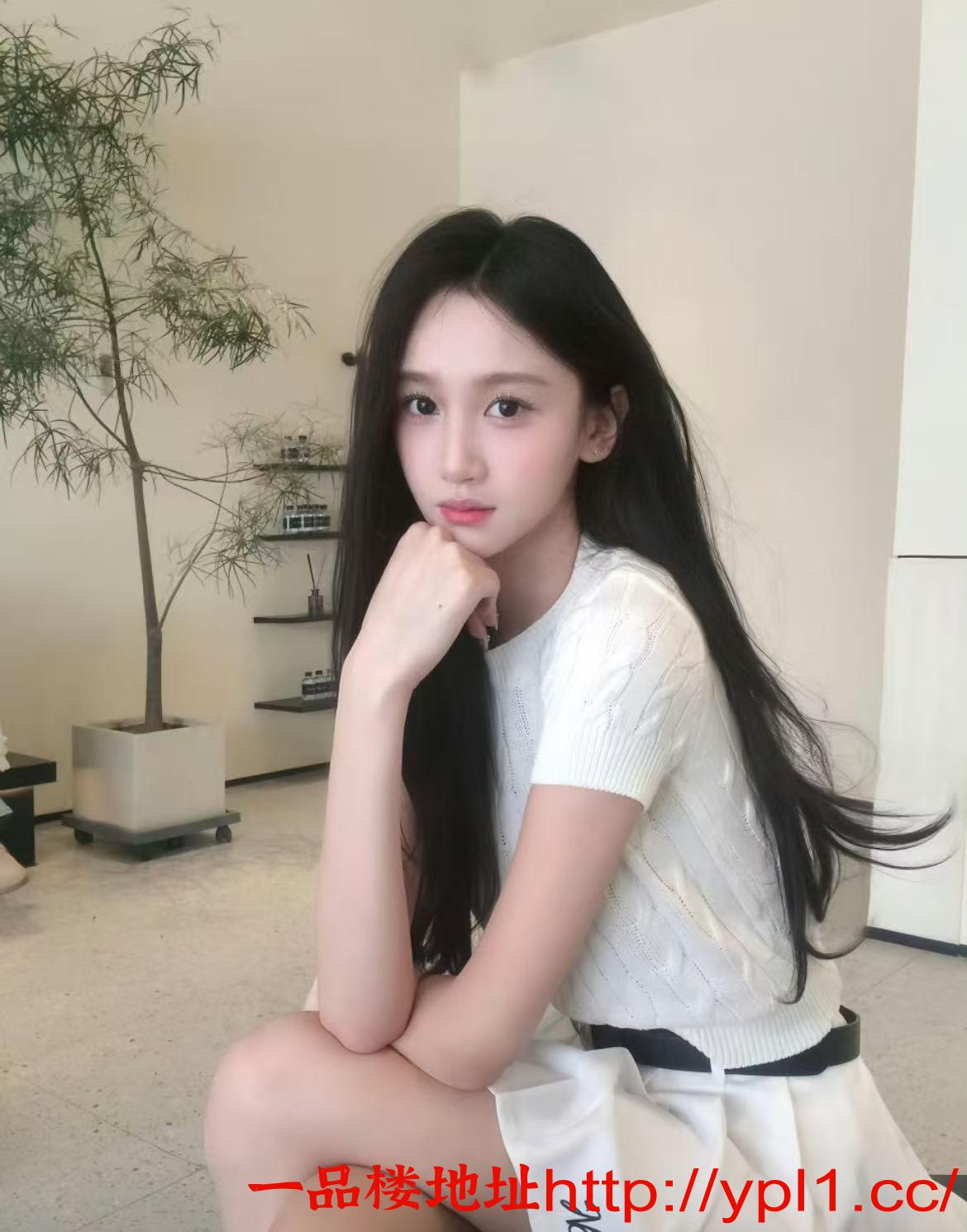 刚下海身材好皮肤白净小姐姐