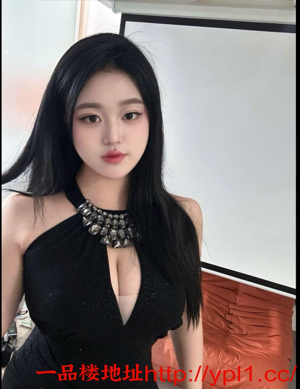 大胸美少妇芳芳