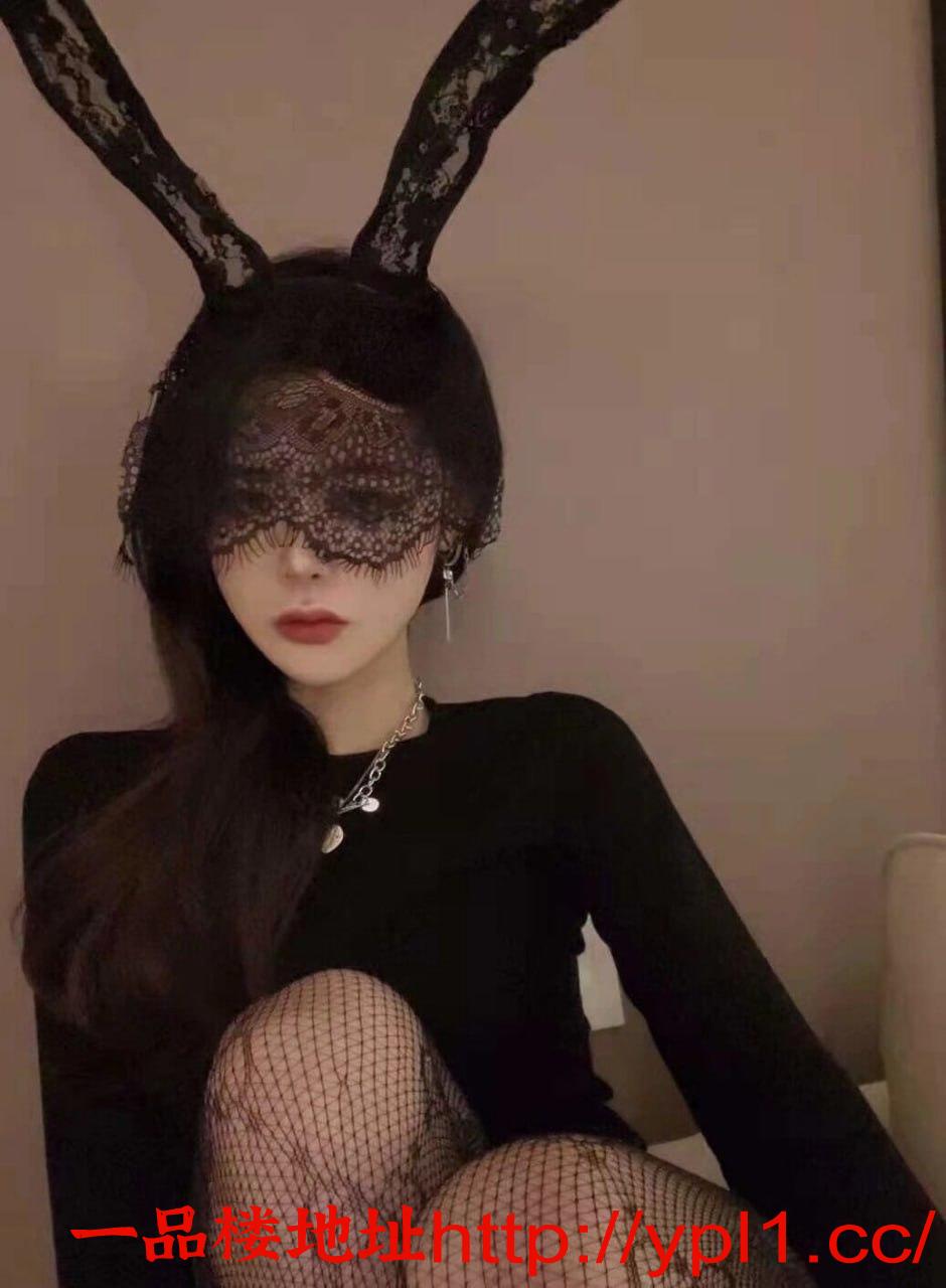 河北省市黑丝制服诱惑 眼神很勾引人 插的很爽她高潮很快