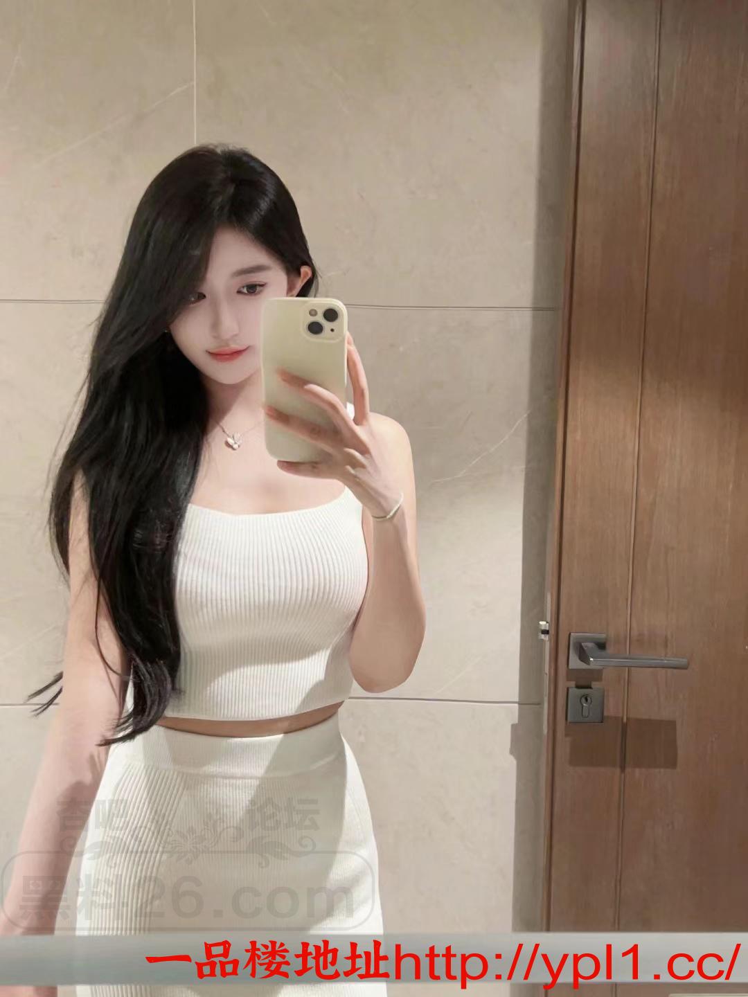 妹子刚做兼职粉逼水多，温柔听话