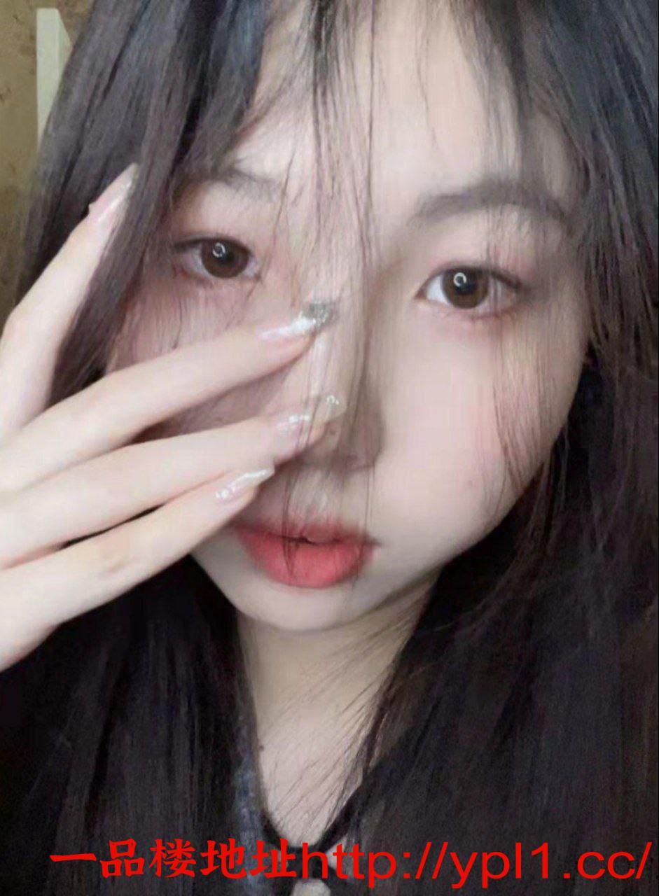 小姐姐身材高挑皮肤细腻