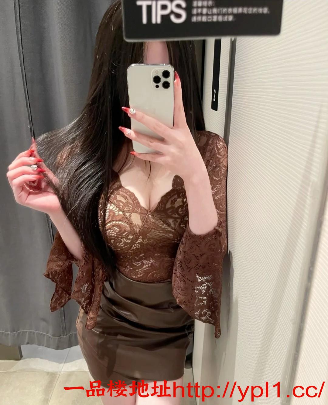 大奶妹手撕丝袜天生炮架子