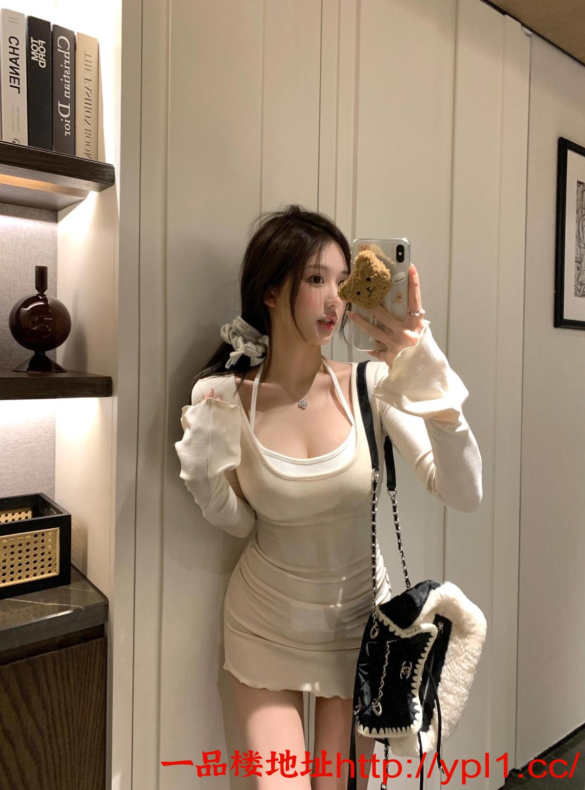 温柔体贴，制服诱惑，口活超赞，妩媚骚浪服务极好的妹子