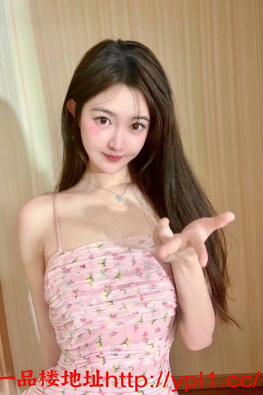 文静女孩清纯可爱非常有感觉