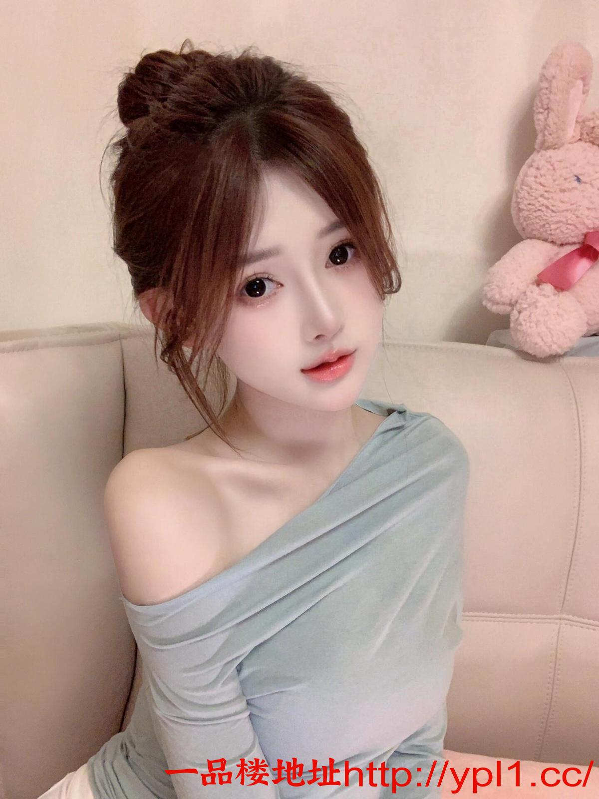 嫩货小骚妹各种姿势主动配合很到位！