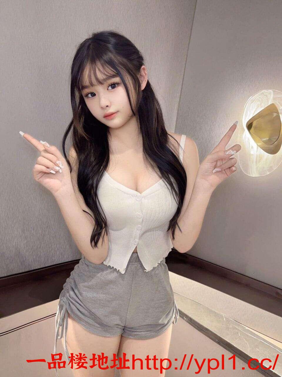 01年粉嫩骚啥活都会，逼紧水多易高潮