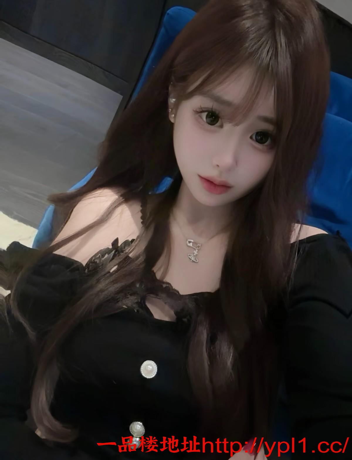 北京极品美乳翘臀美少女，全身白嫩的出水，娇喘太好听了，可舌吻