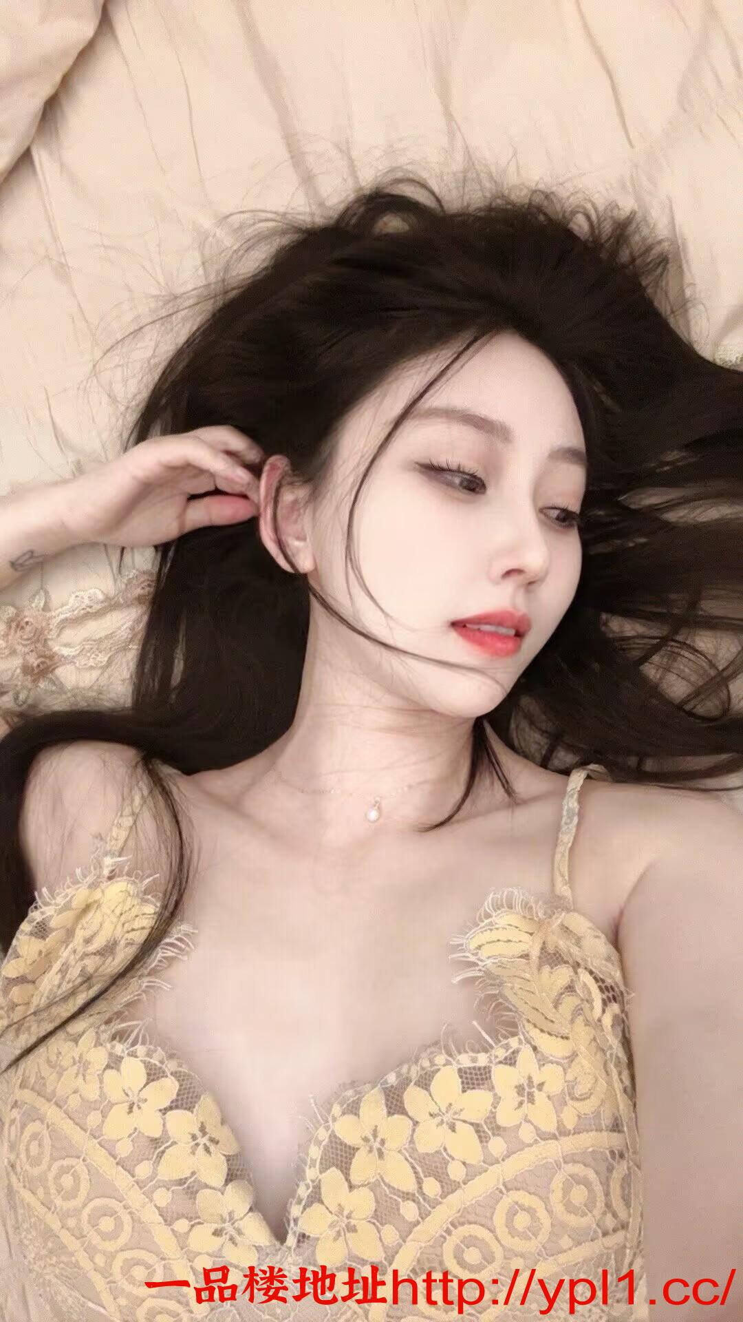 车展野模奶大逼粉可外出