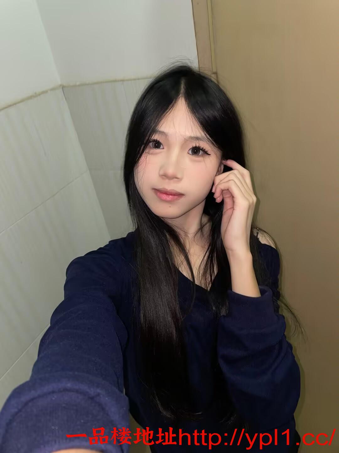 00后性感小美女直接干湿床单