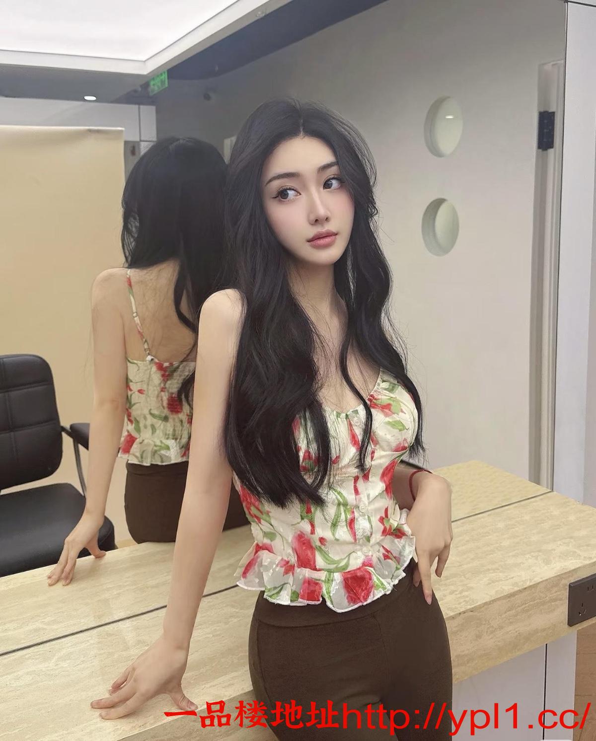 反差少妇鲍鱼逼粉嫩潮喷可深喉