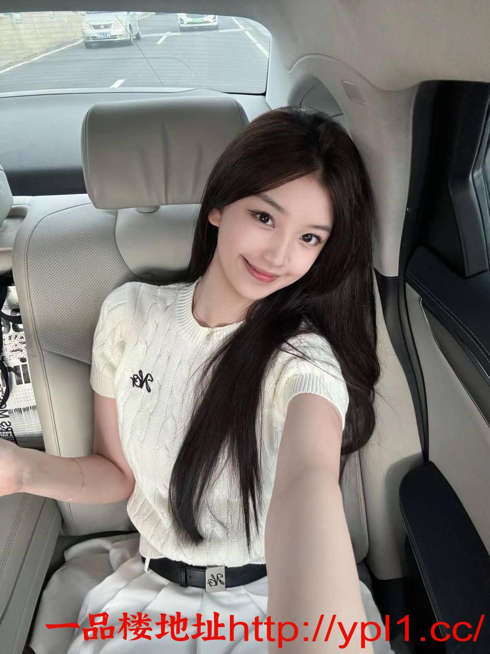 清纯在校女大学生