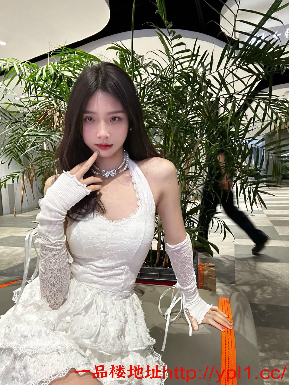 长相清甜实则是个骚货 逼逼很多水很旺盛