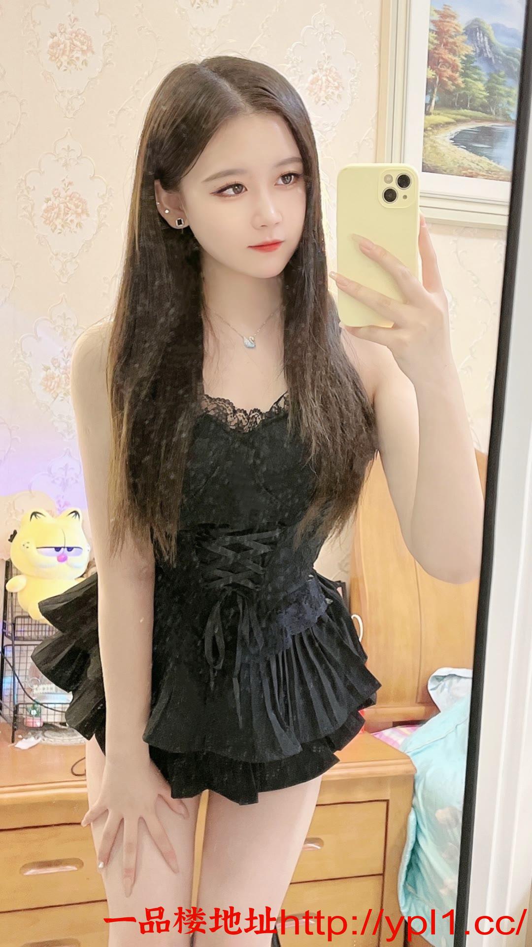 极品长腿蜜桃臀骚女活好