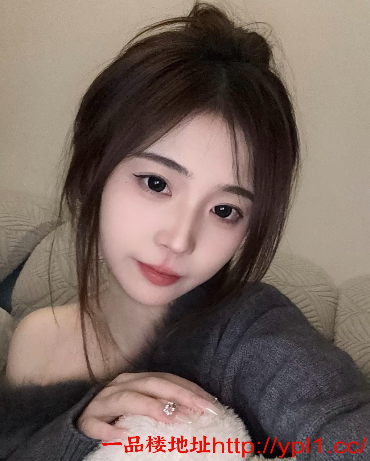 北京兼职在校大乳学妹刚下海态度好，配合水多