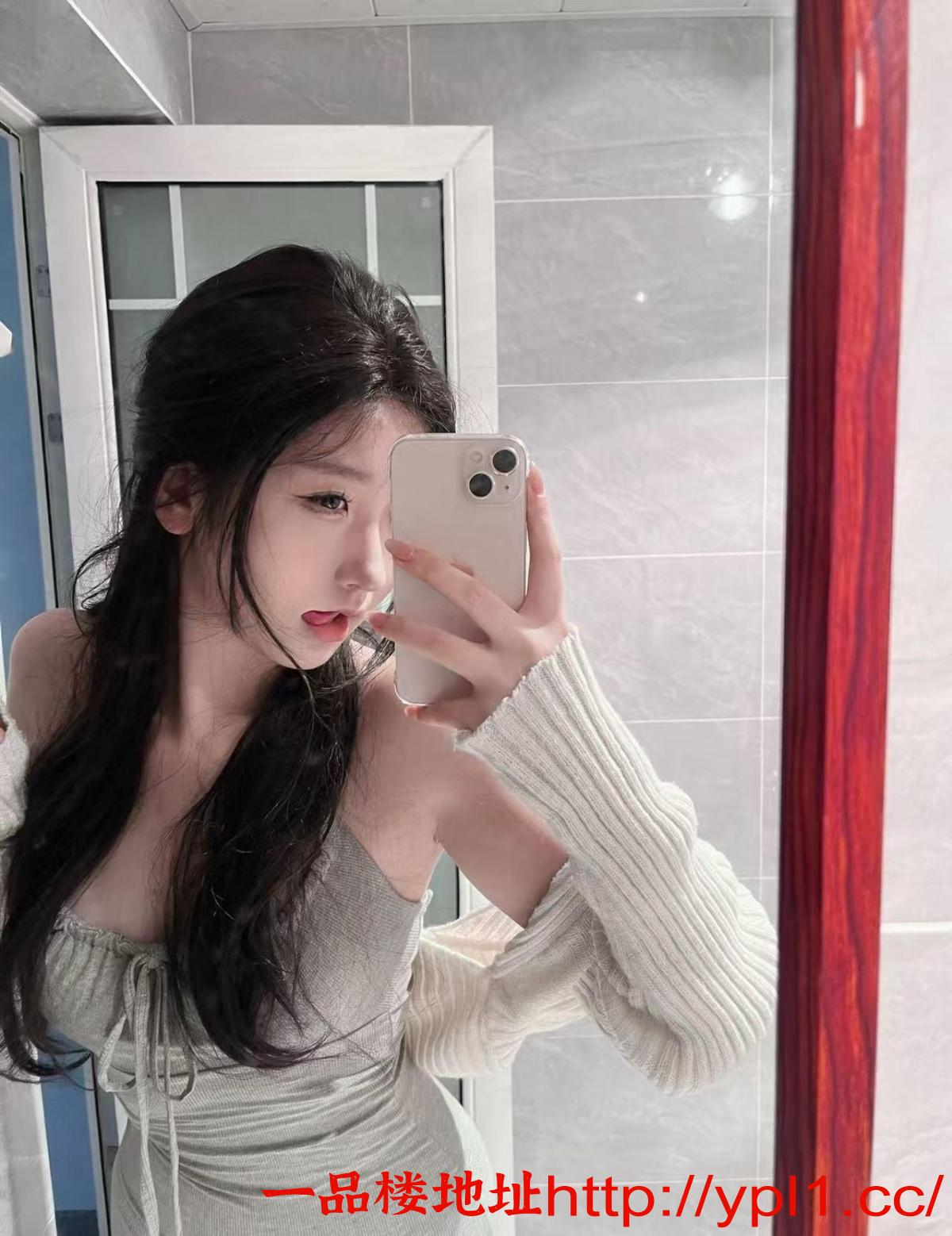 00后极品胸奴小骚货