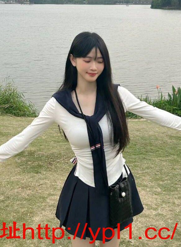 兼职制服御姐前凸后翘