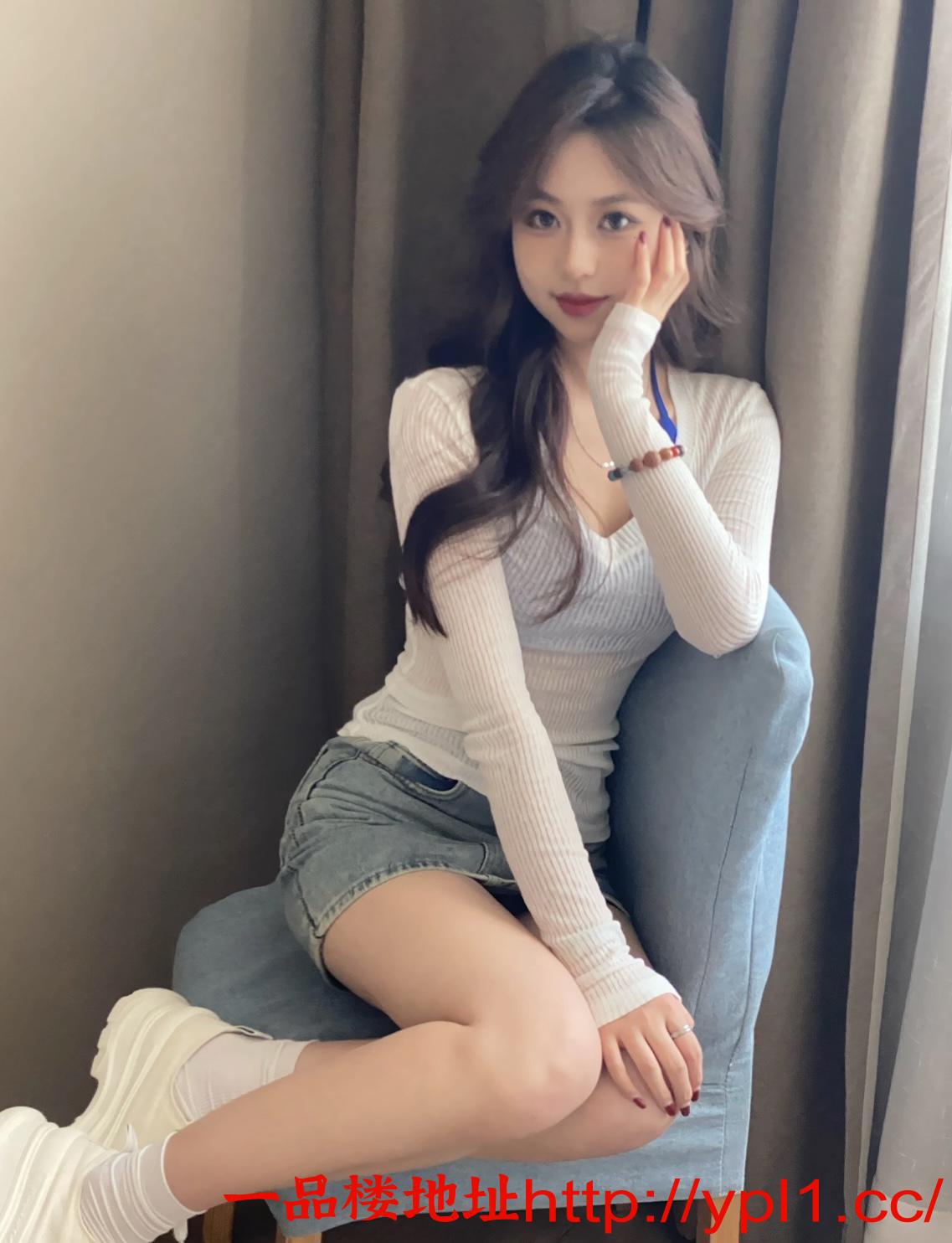 分享实战骚妹子，推荐后入爽翻天