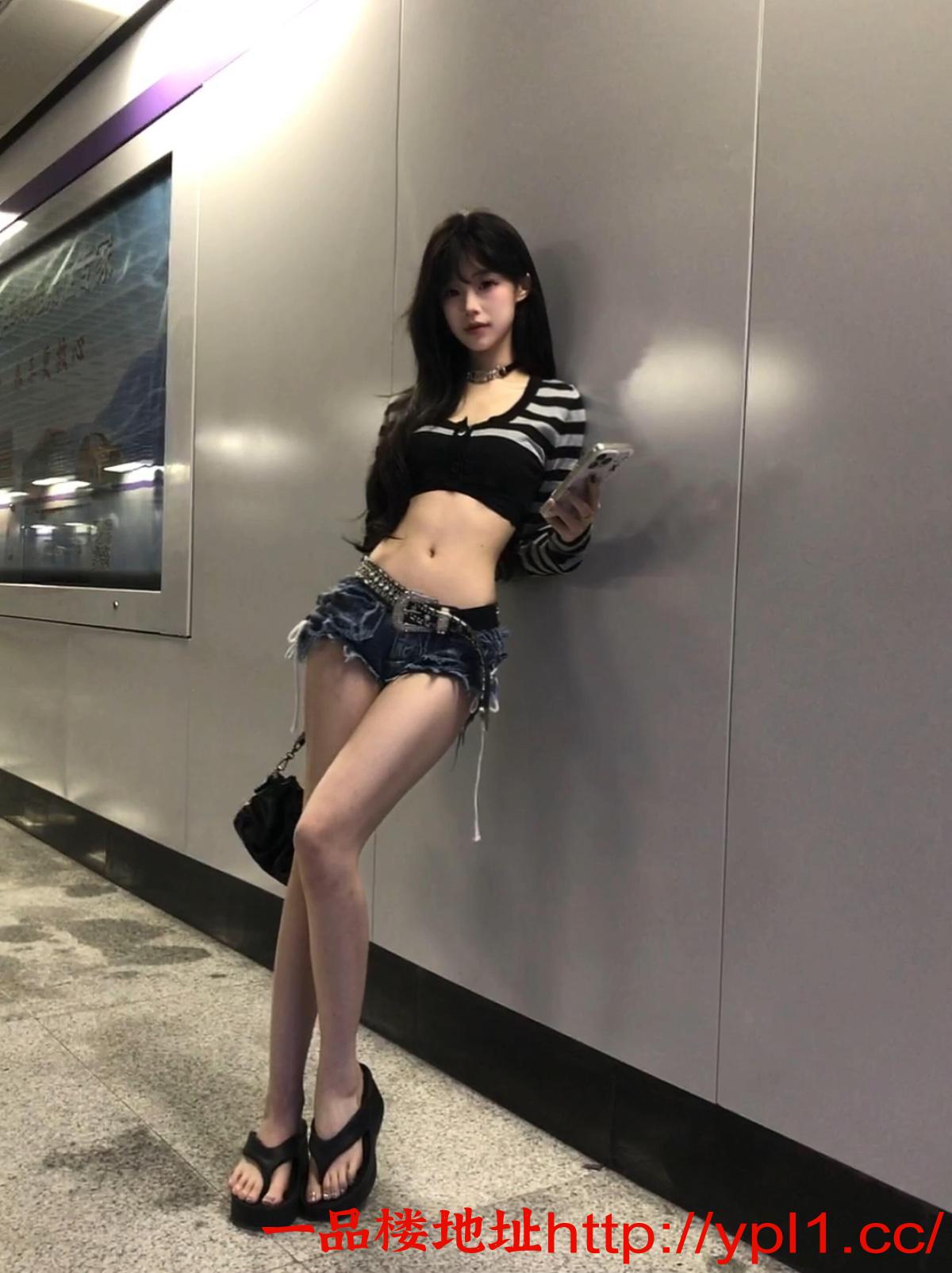 红粉小逼大长腿 外貌清纯 御姐范（可外出）