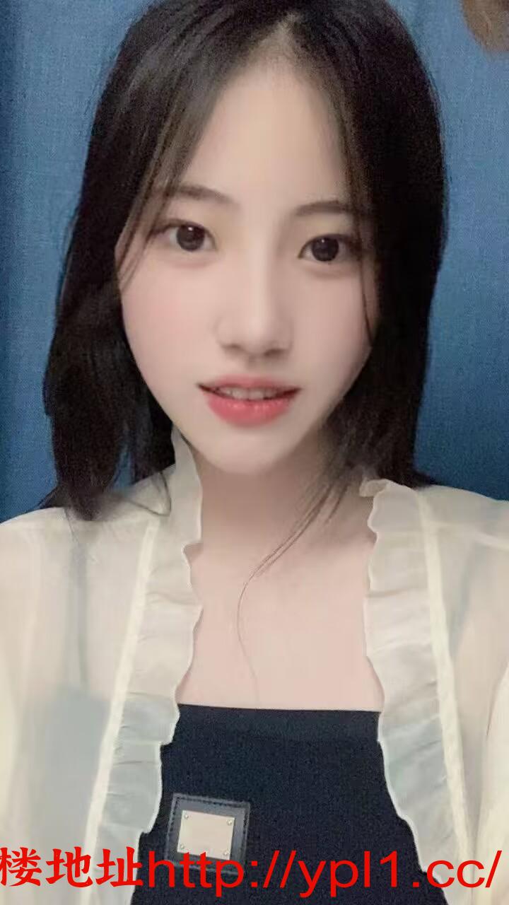 反差婊学生妹白虎嫩穴