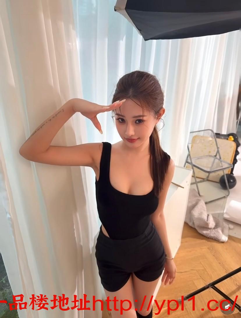 极品校花妹妹三点粉嫩颜值在线服务好可外出