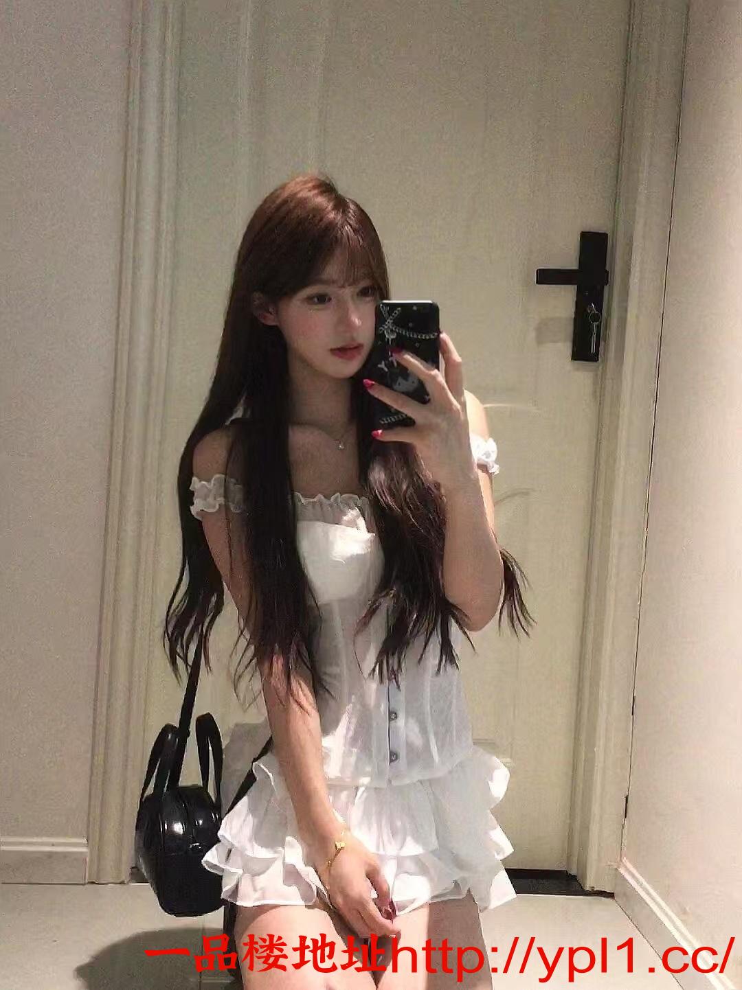 渣女大波浪背着男友下海赚钱