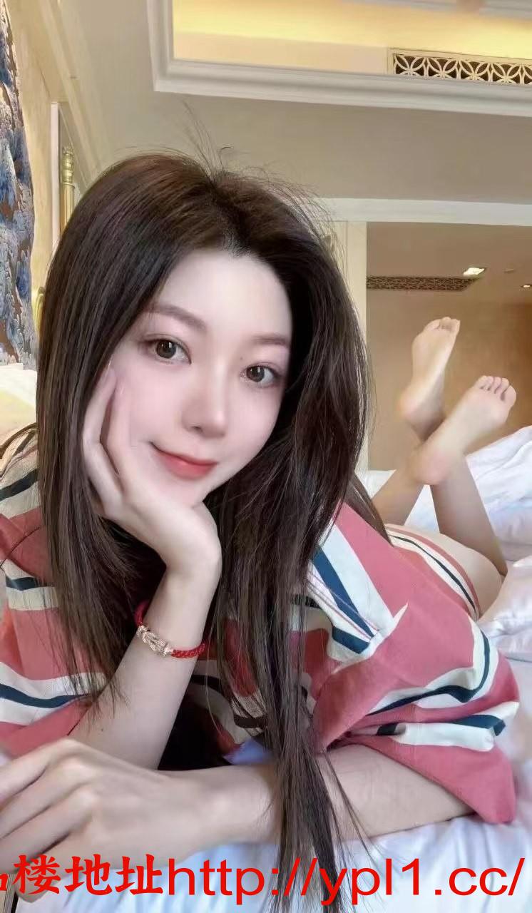 极品尤物压在身下的征服感