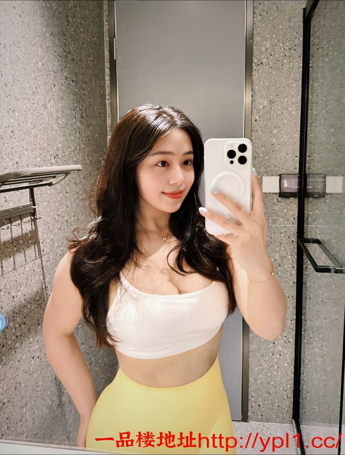 粉嫩多汁蜜桃臀逼紧服从性高