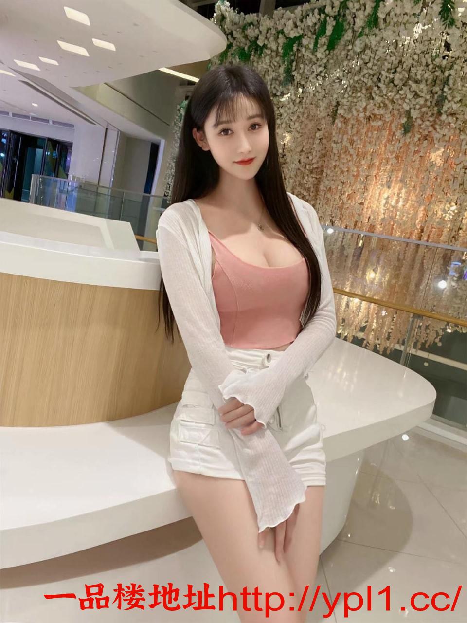 山东大长腿最美少妇体验夜生活