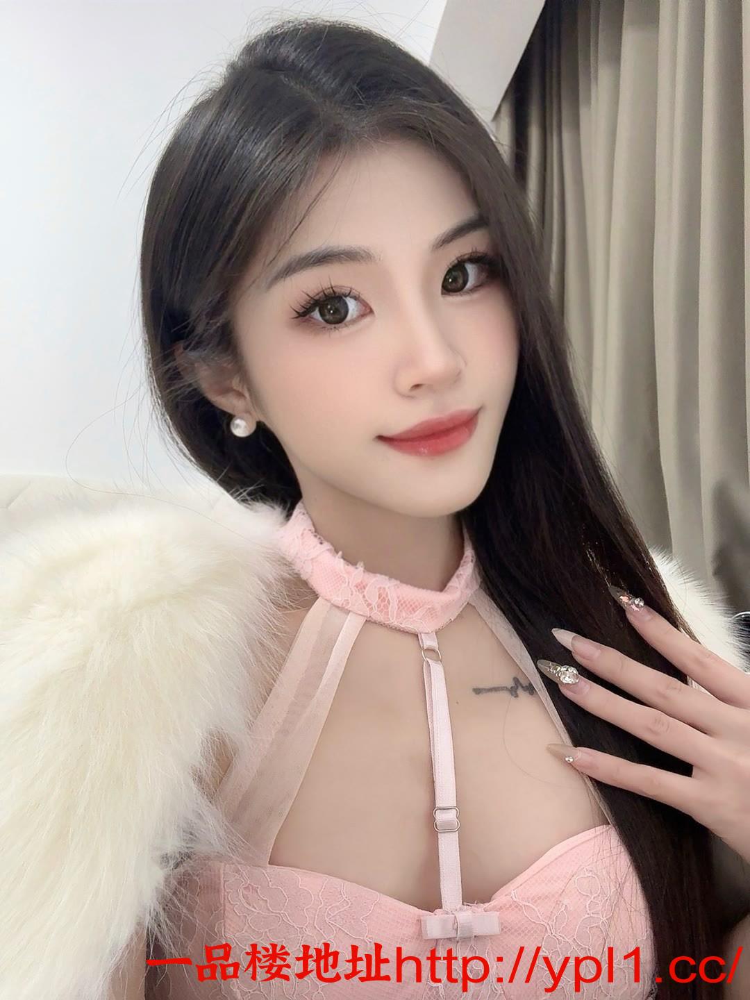 大胸嫩妹迷人粉鲍耐操会夹