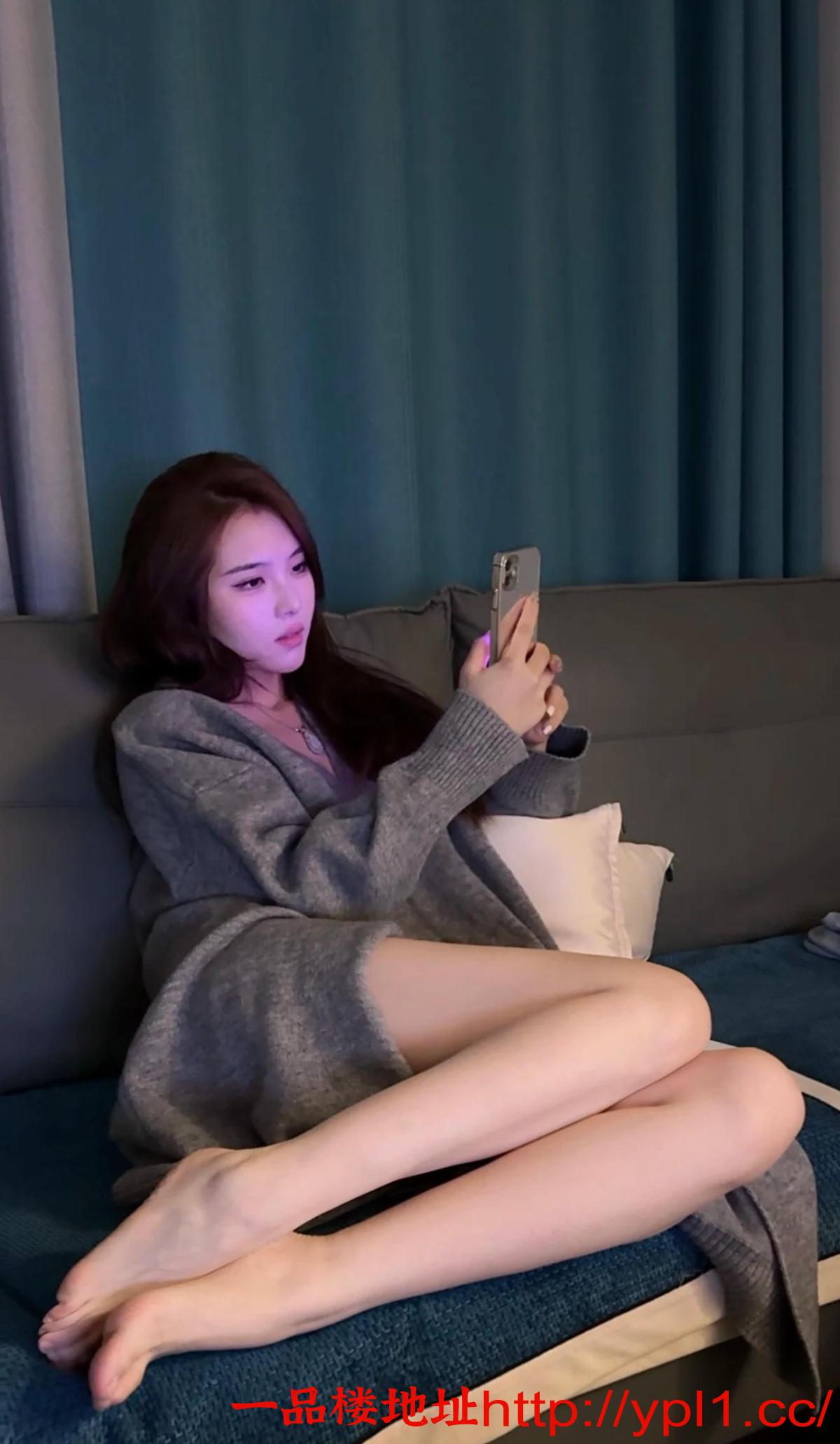 妩媚反差妹胸大腿长易高潮可颜射